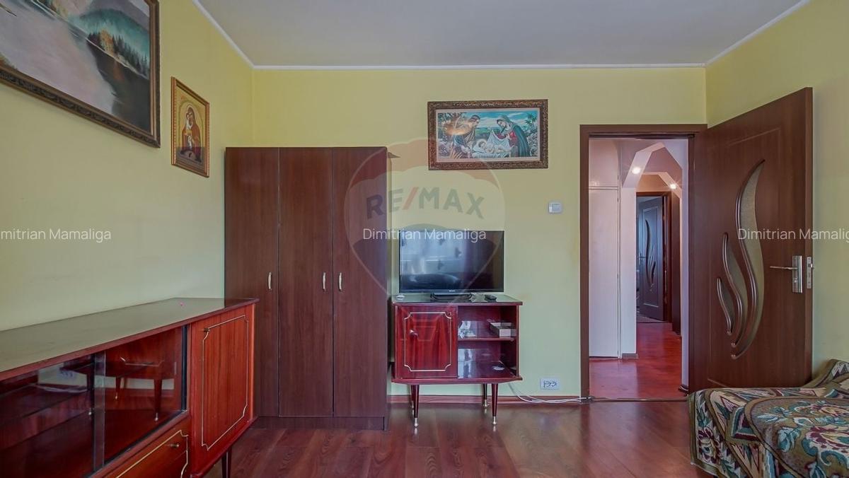 Apartament 3 camere, 2 bai - Str. Independentei, Tractorul - 12