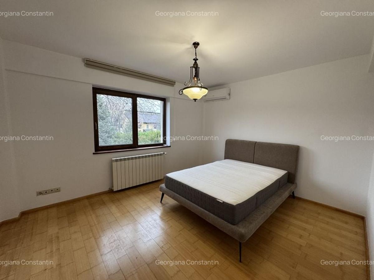 Vila cu gradina impresionanta de 850 mp si piscina exterioara - 13