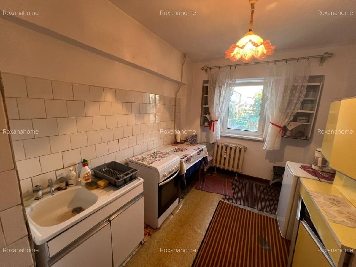 Apartament 3 camere etajul 1/8 în Zona Km 0, decomandat 67 mp - 2 Apartament 3 camere etajul 1/8 în Zona Km 0, decomandat 67 mp - 2