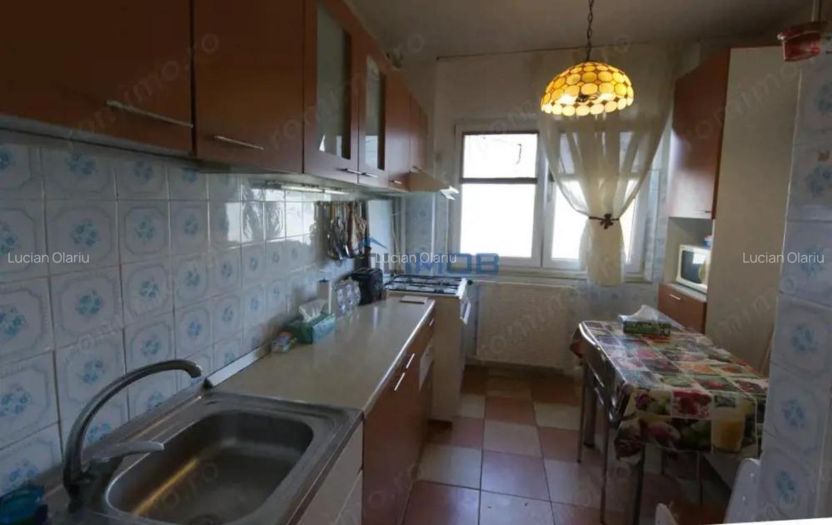 Apartament 3 camere de vanzare vedere spate Bulevardul Tei - 4