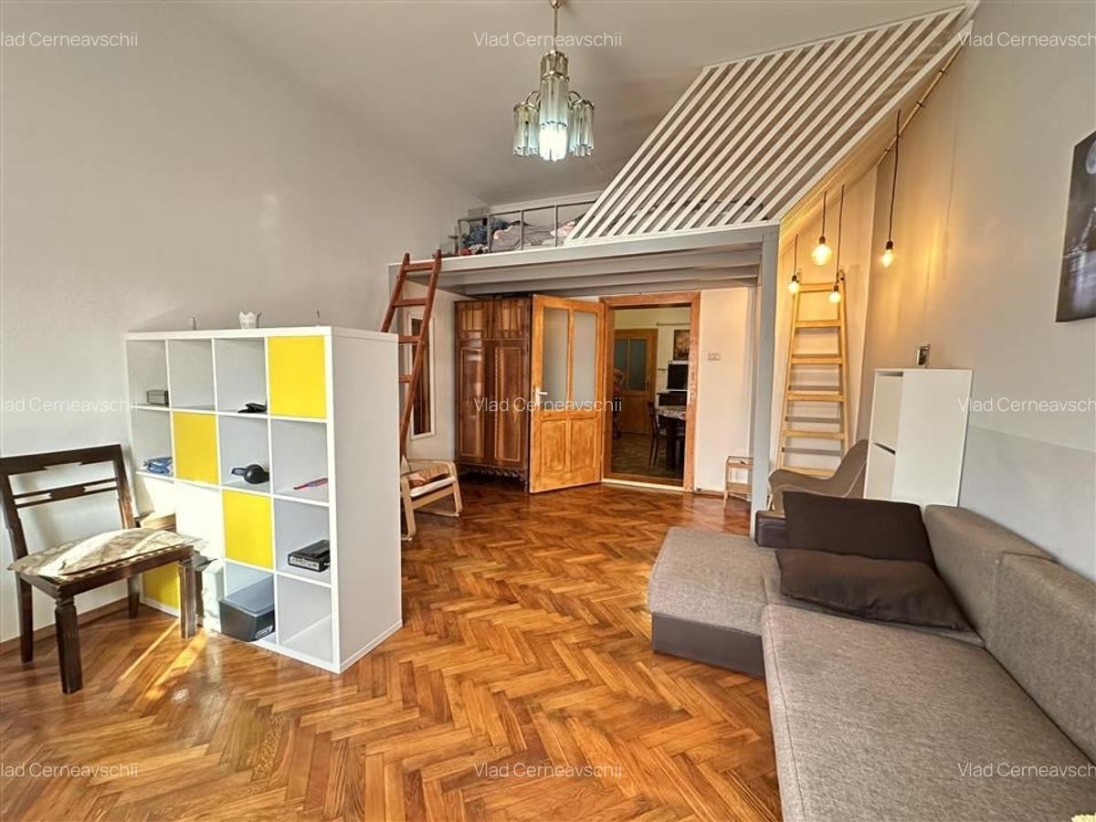 Apartament 3 camere. Arad, zona Central - 1