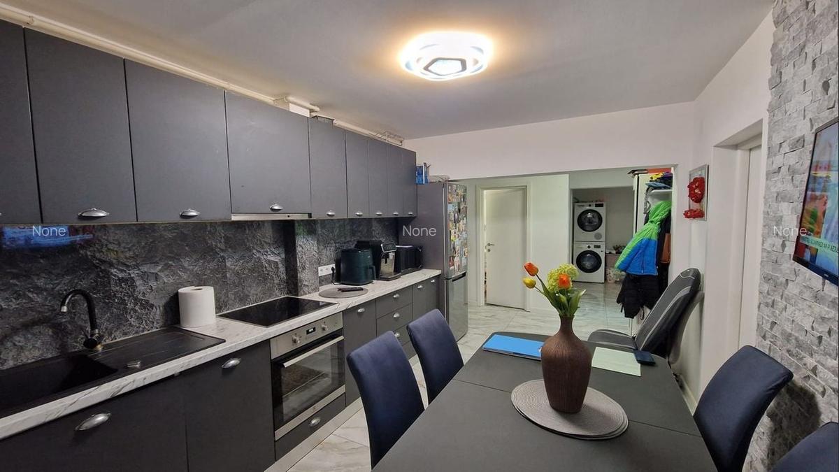 De Vanzare, Apartament 3 Camere, Etaj intermediar cu lift Comision 0 - 2