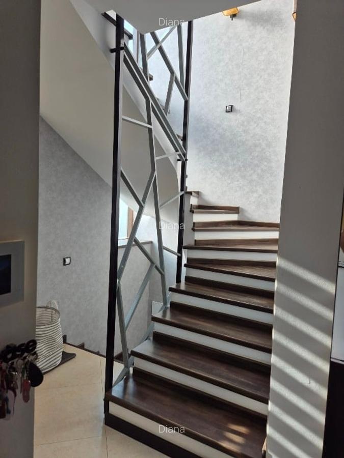 Duplex S+P+1+M, 6 camere, 304 mp SCD, curte liberă 499 mp – Str. Gloriei - 8