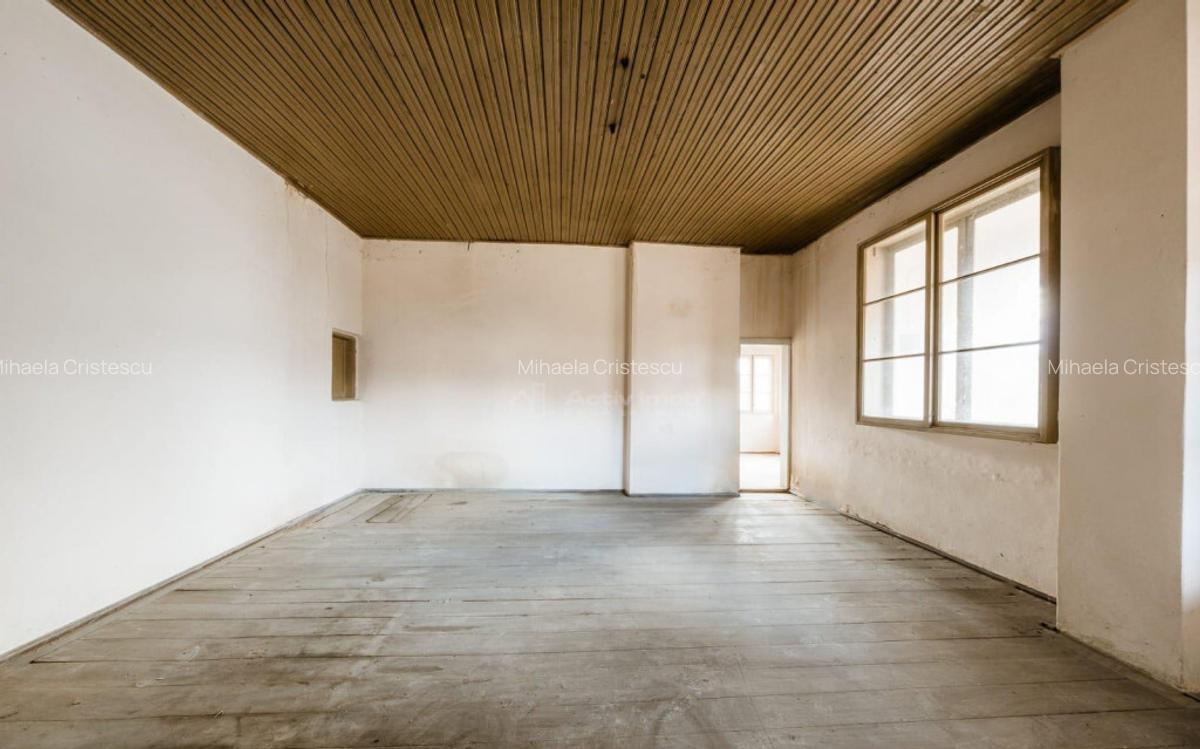DE VANZARE - CONAC la Breaza, 9 camere, 1.873 mp teren - 13