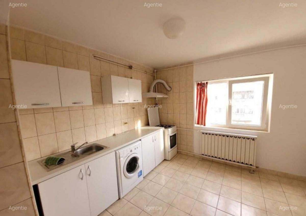 Apartament 4 camere zona Eroii Revolutiei - 2