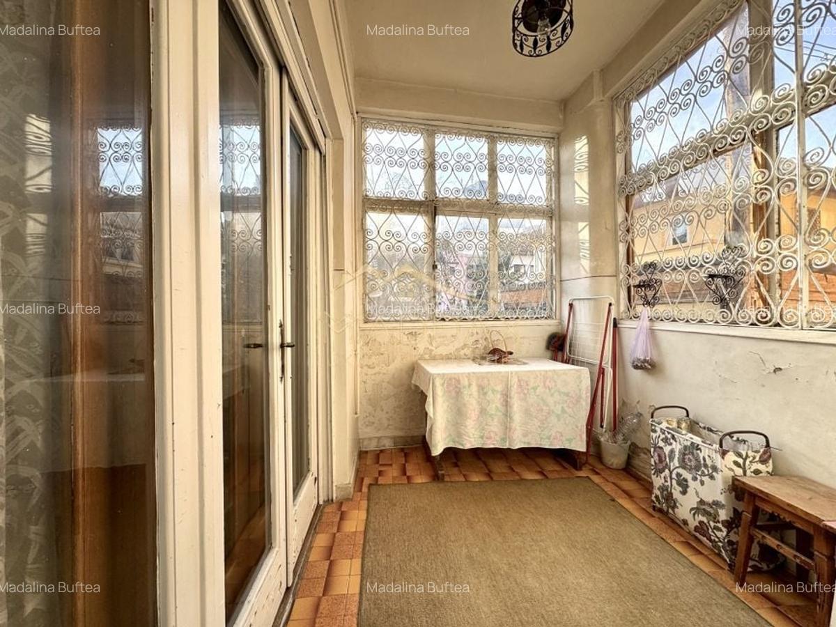 Vila cu 6 camere *310mp*  + Garaj // Primăverii - 38