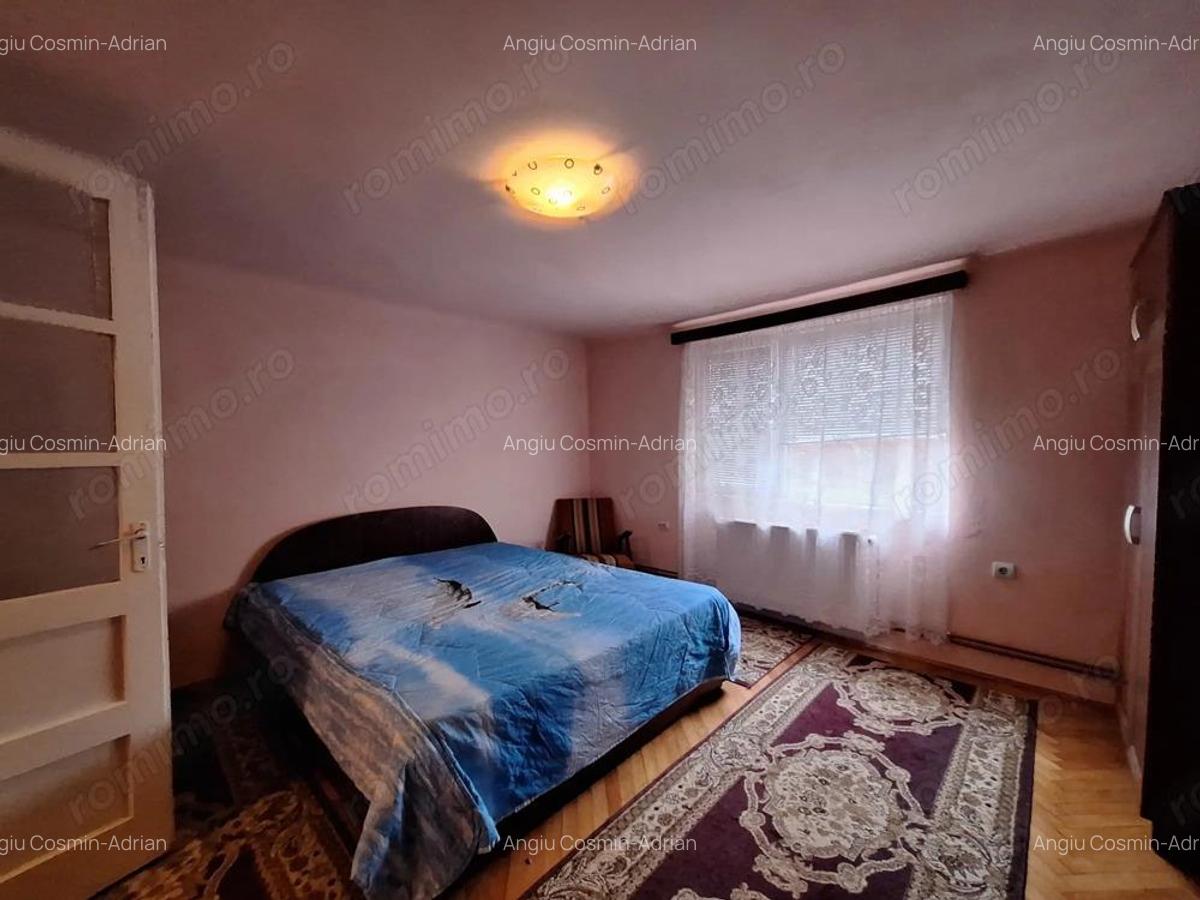 Casa individuala in oras. Teren generos. - 2