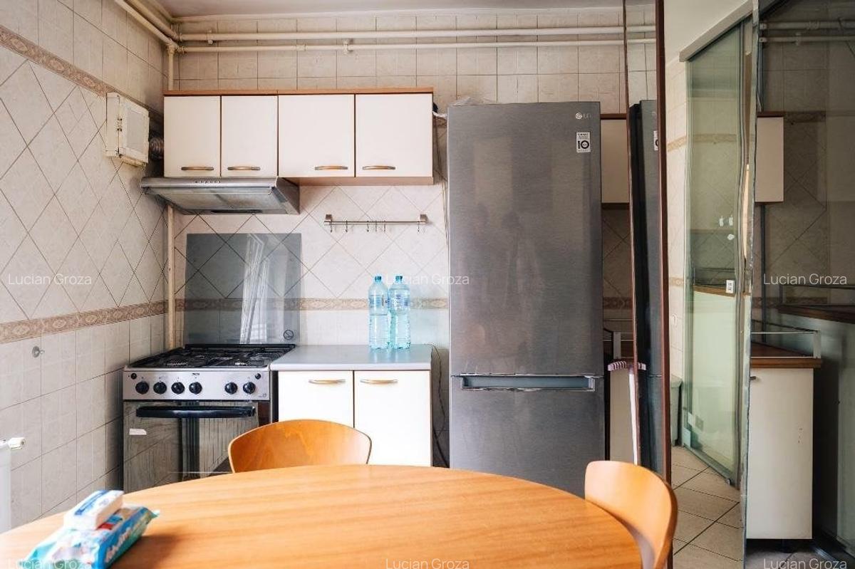 Apartament cu 2 camere decomandat, mobilat în Decebal - 5