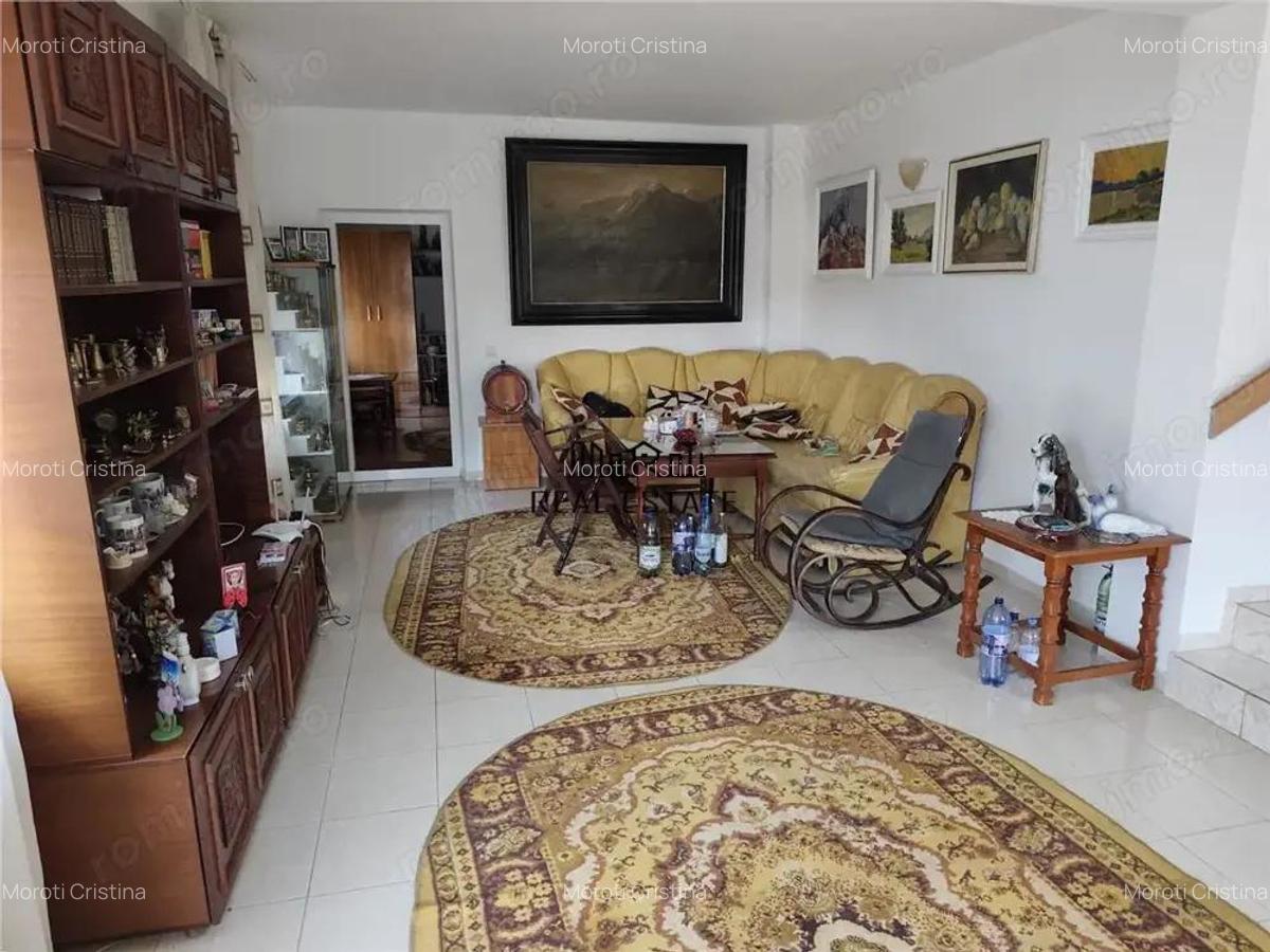 Proprietate spatioasa de vanzare in Gaesti, Dambovita - ideala pentru locuit sau agropensiune - 2