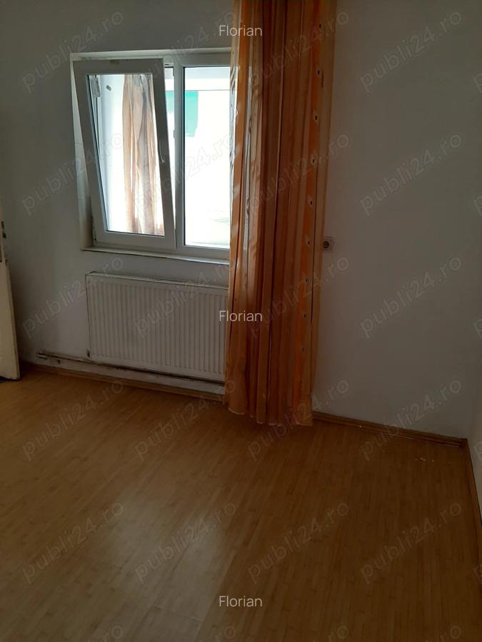 Inchiriez apartament 2 camere la curte ( curtea este comuna) - 3