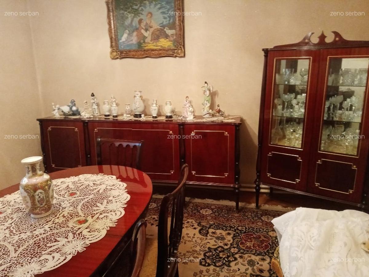 Proprietar vând casă cu grădină două apartamente, Mehala  suprafată totală 739 m - 4