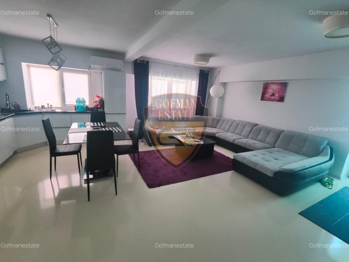 Stadion 3 Camere 90 mp Parcare Delfinariu City Park Mall Tabcarie, Bloc an 2000 - 1