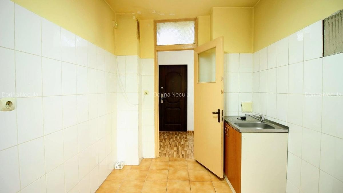Turda - Parcul Regina Maria, 2 camere, decomandat, parter cu balcon, bloc 1982 - 6