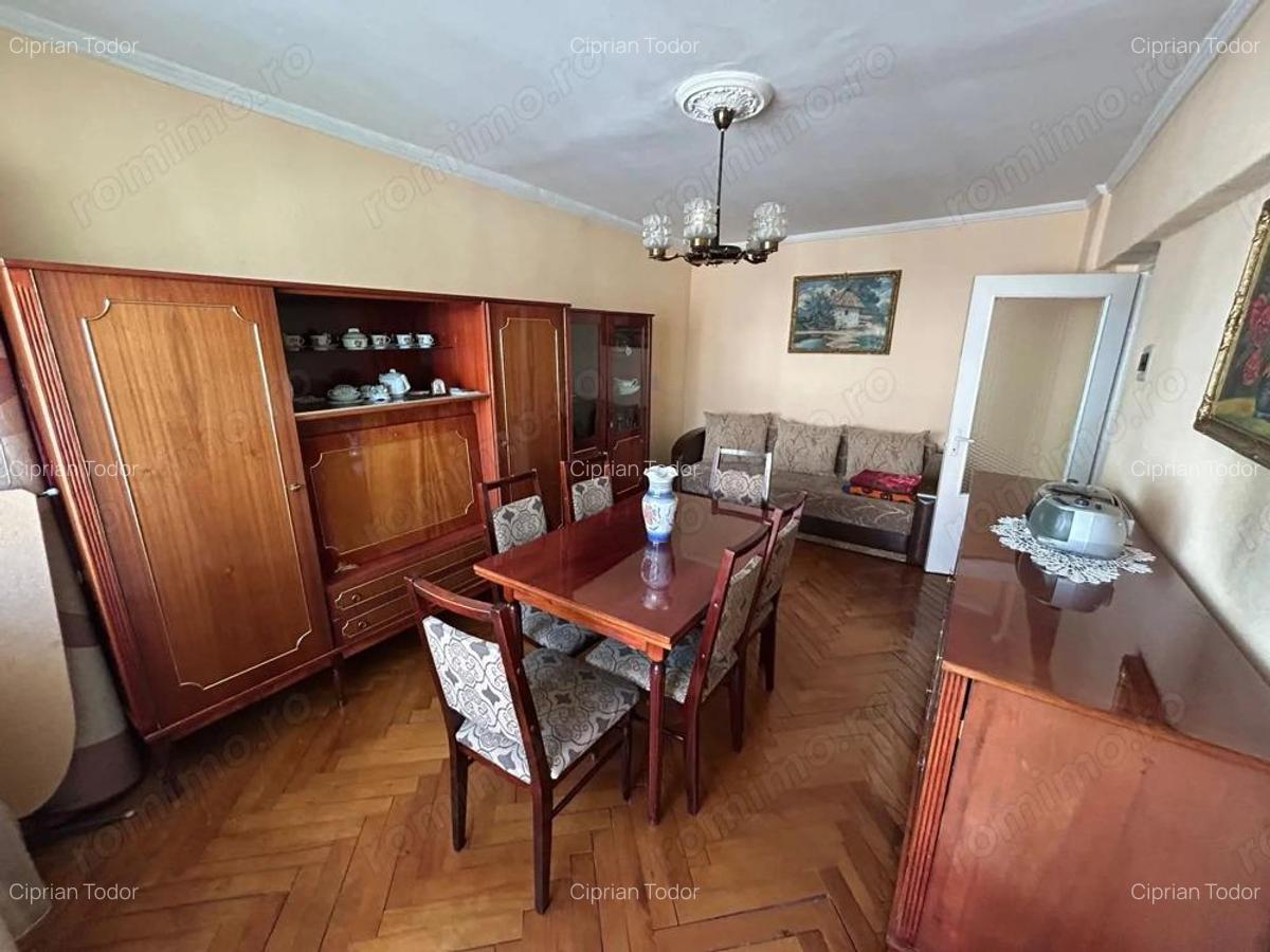 Apartament 3 camere, etaj 3 - zona Cetate - 13