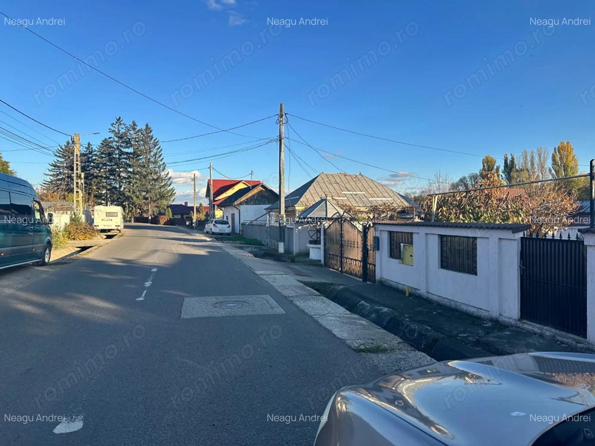De Vanzare , TEREN in suprafata de 1900 mp , cu CASA BATRANEASCA - 2
