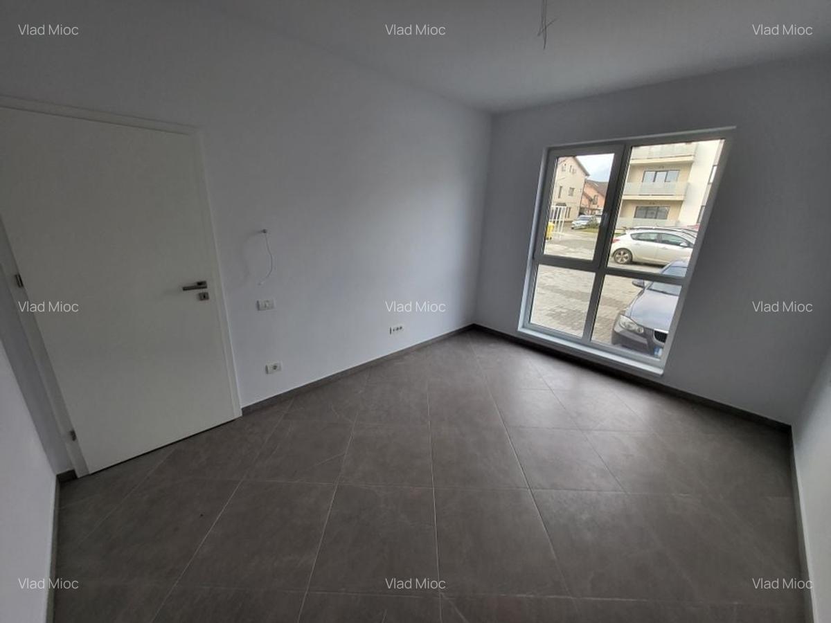 Bloc Nou-Braytim. Langa Hotel Arizona. Decomandat. Bucatarie inchisa - 6