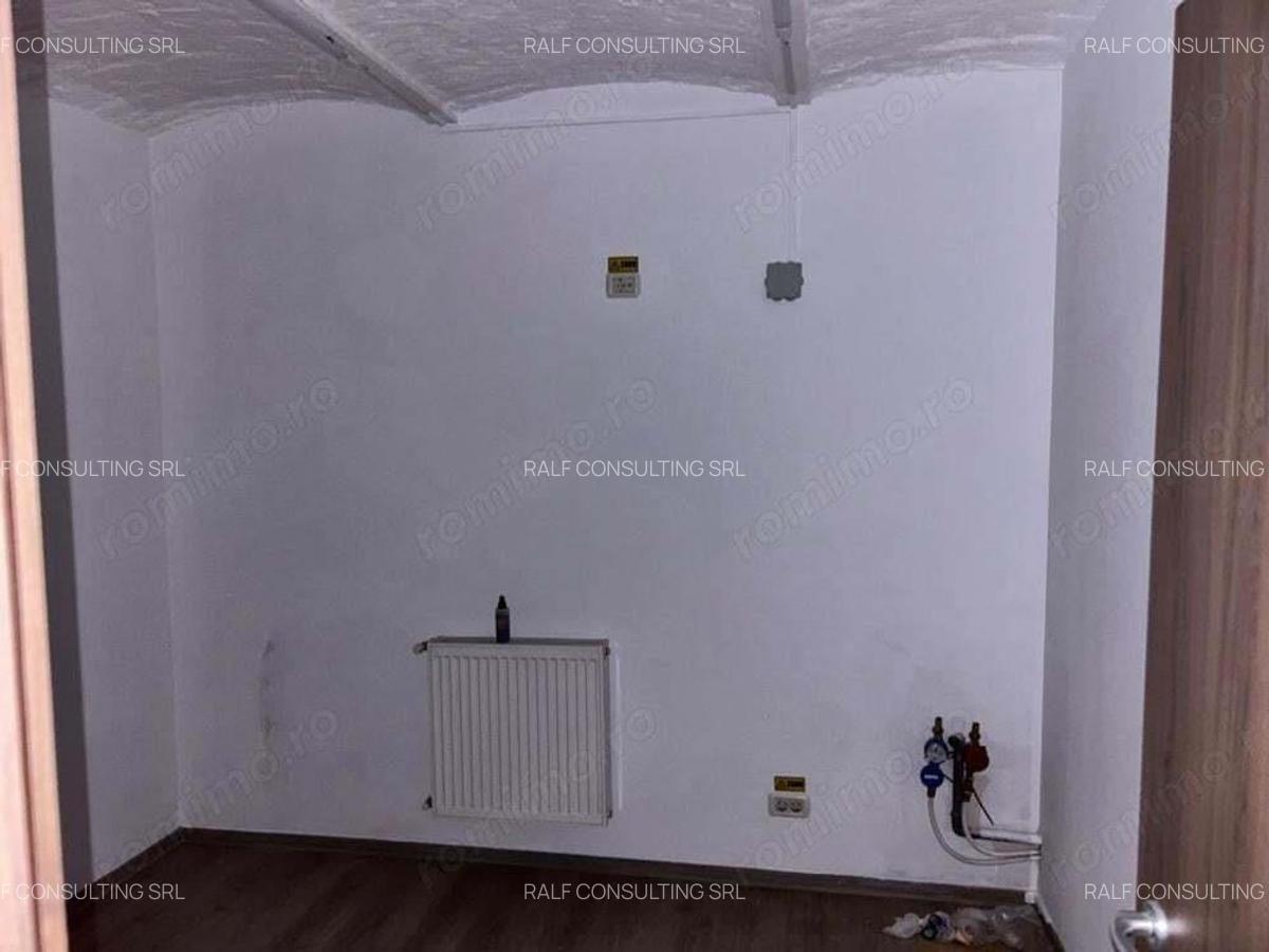 De vanzare spatiu comercial, parter+demisol, strada pietonala, vitrina mare, 166 mp, zona Unirii - 2 De vanzare spatiu comercial, parter+demisol, strada pietonala, vitrina mare, 166 mp, zona Unirii - 2