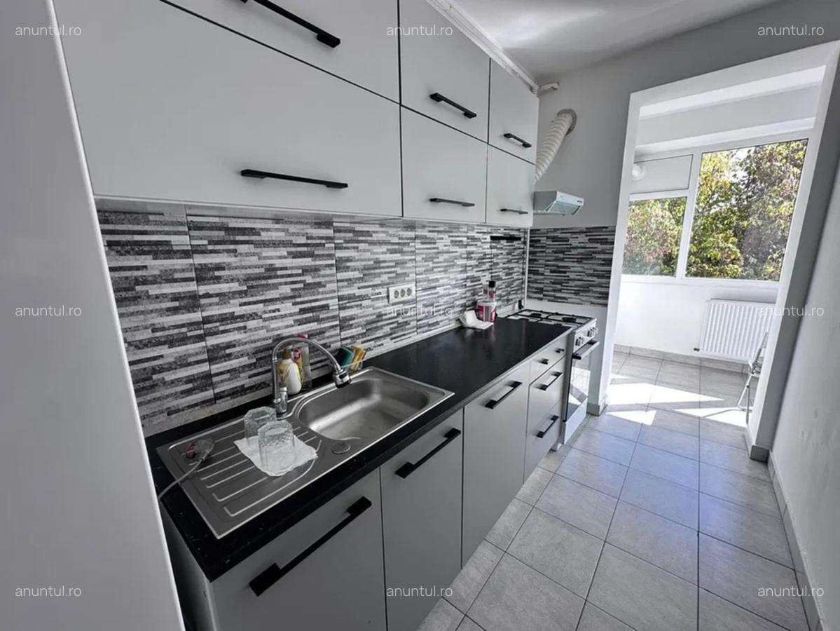 Pajura, metrou Jiului, Apartament 2 camere Centrala Proprie, et.2/3 - 5