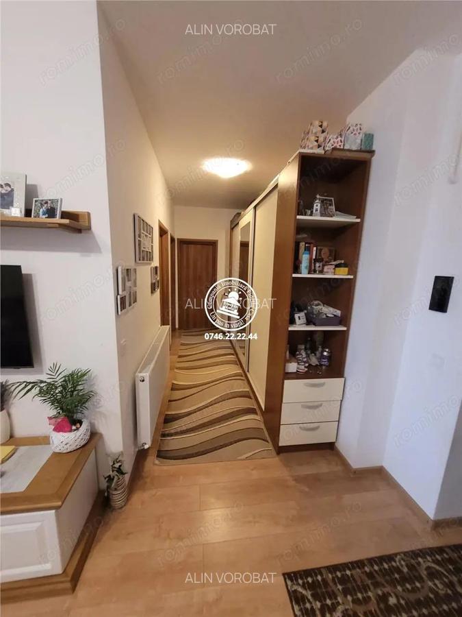 Apartament 3 camere de vanzare Pacurari, - 2
