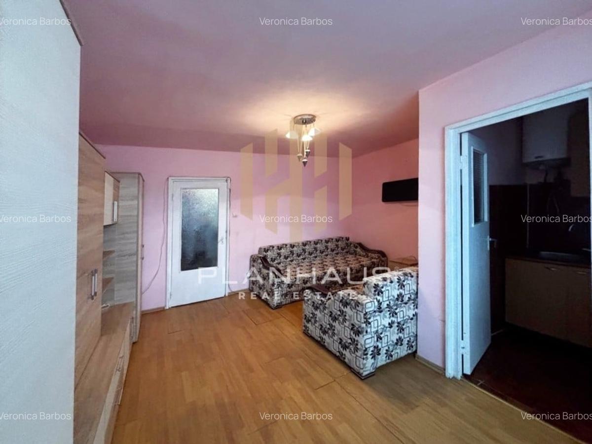 Garsoniera - etaj 2, in apropiere de liceul C. D. Nenitescu - 2