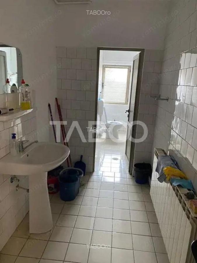 Spatiu comercial central de vanzare 55 mp utili supravegheat video - 2