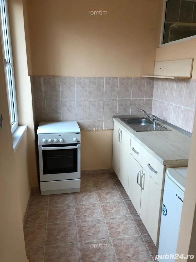 Vand apartament o camera zona semicentrala - 3 Vand apartament o camera zona semicentrala - 3