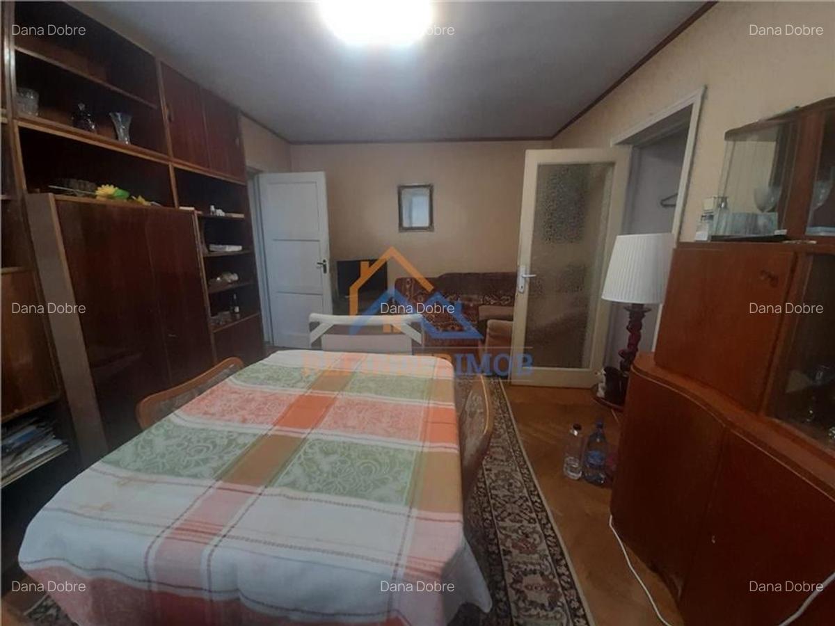 Apartament cu 3 camere semidecomandat în Grivița - 2