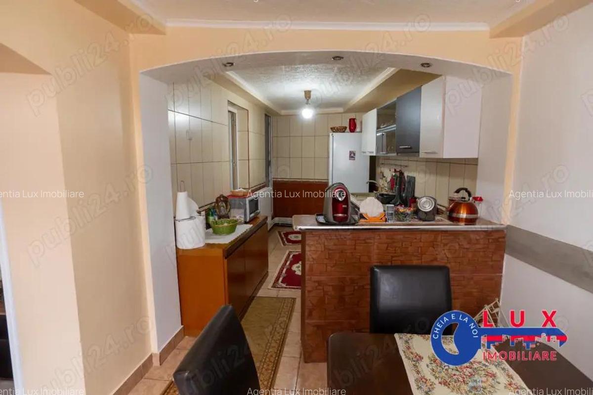 ID 6684 Casa de vanzare pe strada PRISLAV - 2