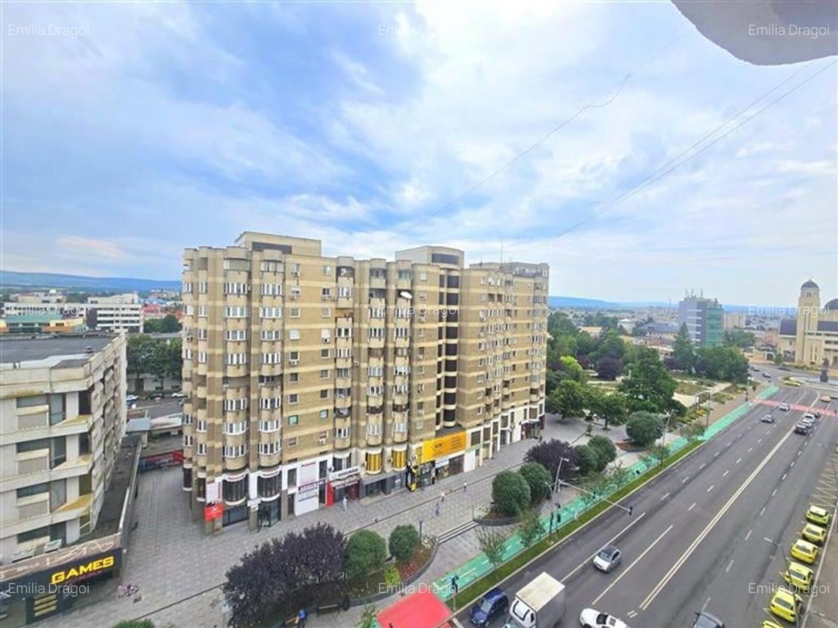 Apartament 4 camere ultracentral vedere panoramică Bacau - 1