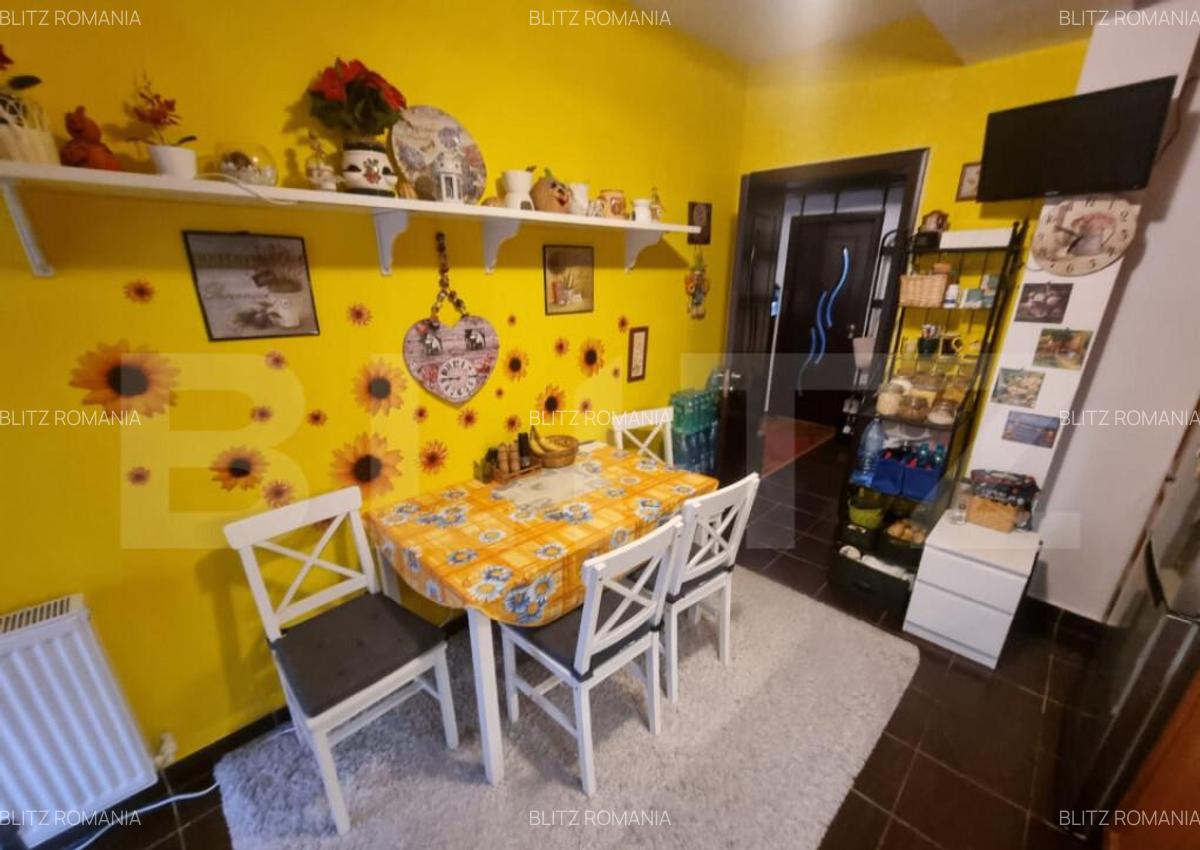 Apartament de vanzare, cu 2 camere, decomandat, 62 mp, zona - 8