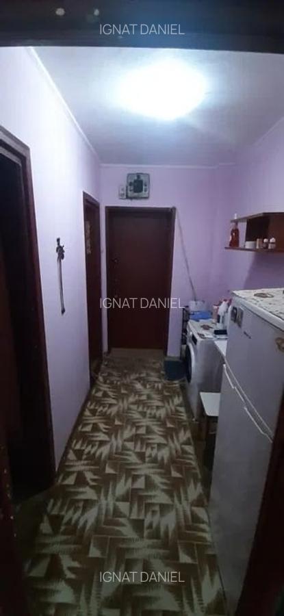 Garsoniera, etajul 6/10,  zona Podu Ros - 4