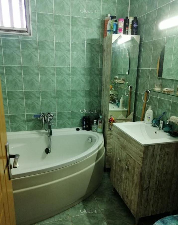 Apartament de 3 camere zona TRACTORUL - 7