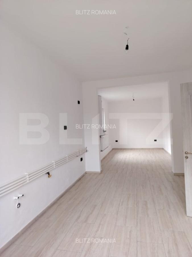 Casa de vanzare, cu 6 camere, 288 mp, zona Voinesti - 12