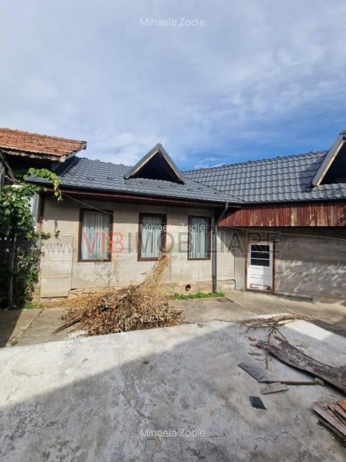 Maneciu Pamanteni - Casa  si anexa 170 mp construiti - 4 camere - 460 mp teren - 6