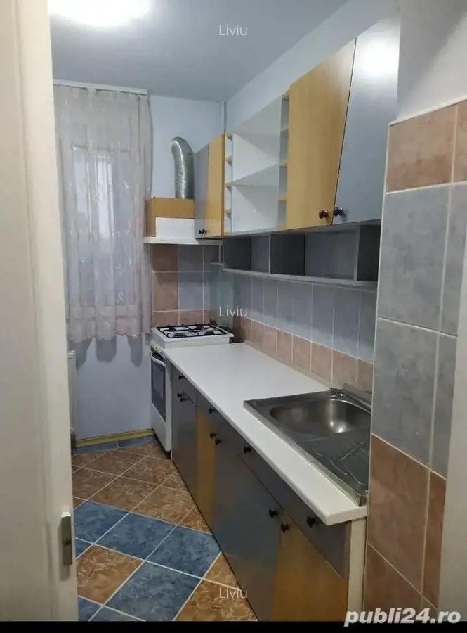 Inchiriez apartament 3 camere - 5