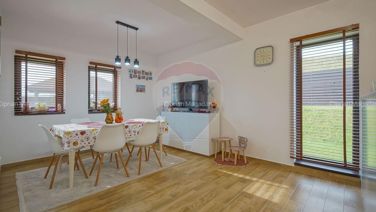 Casa individuala de vanzare in Harman - moderna, spatioasa si complet - 11