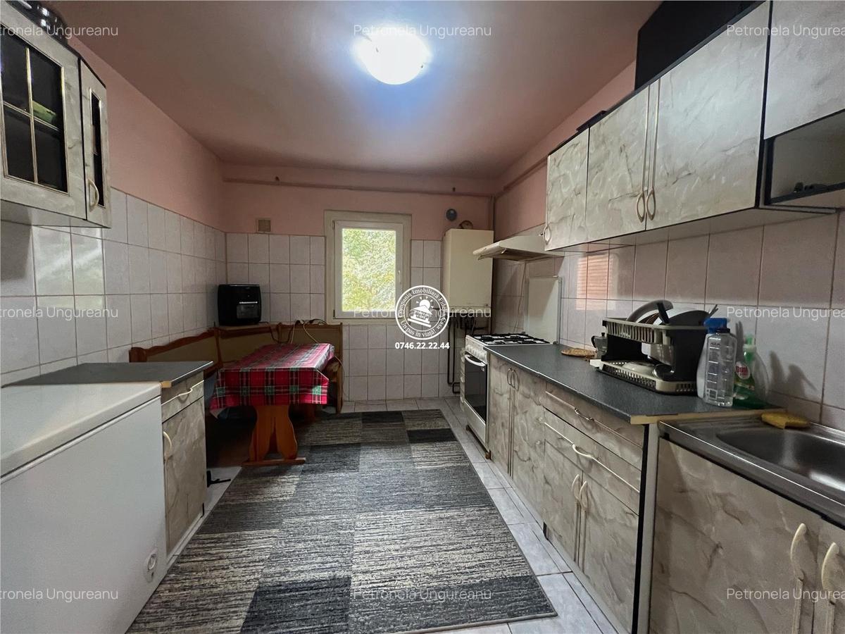 Apartament spatios de 4 camere – ideal pentru o familie care cauta confort si po - 11