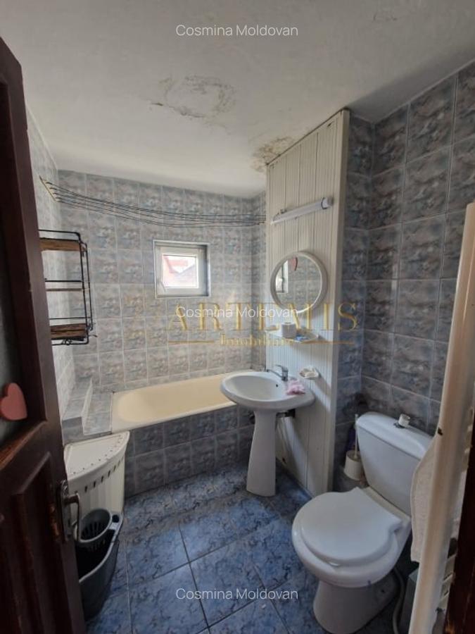 Apartament de 3 camere, decomandat,70 mp., zona Sens - 6