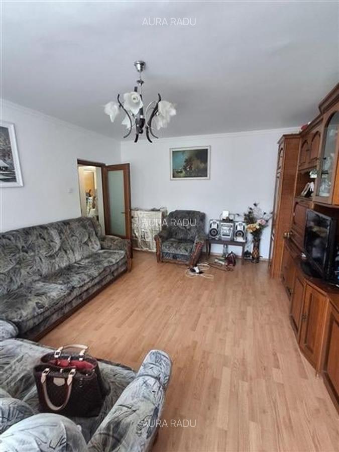 Apartament cu 3 camere decomandat în Doamna Ghica - 2