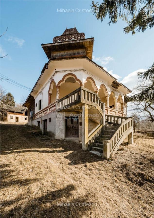 DE VANZARE - CONAC la Breaza, 9 camere, 1.873 mp teren - 4