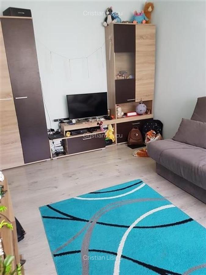 Apartament 3 camere,etaj 2, semidecomandat, renovat, zona ?mbovi?a - 7