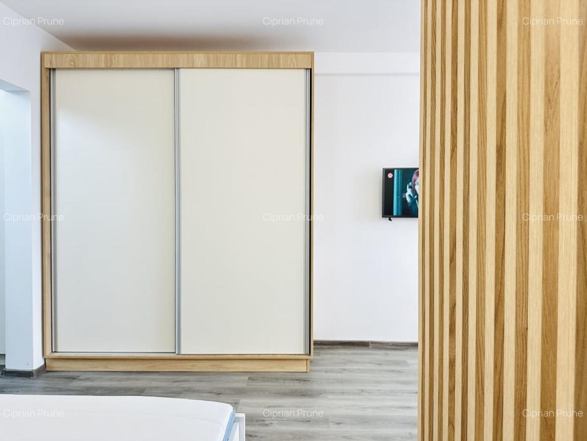 Prima inchiriere - Studio modern, vedere superba spre oras | Com 0% - 18