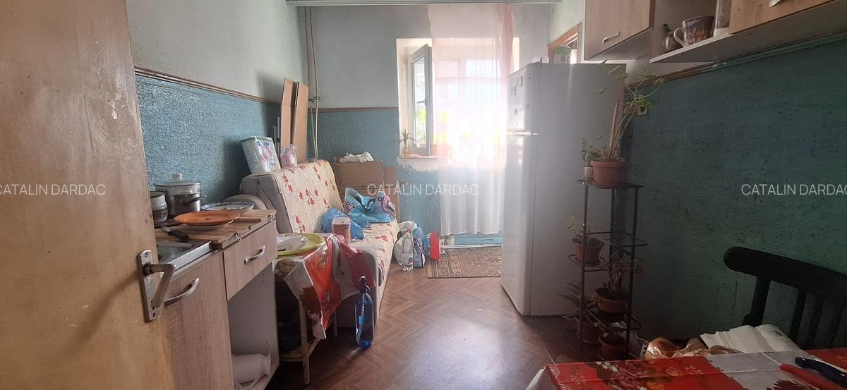 SUPEROCAZIE ! POARTA 6 APARTAMENT 2 CAMERE DECOMANDATE 2 BALCOANE 62 MP. 75.00 E - 6