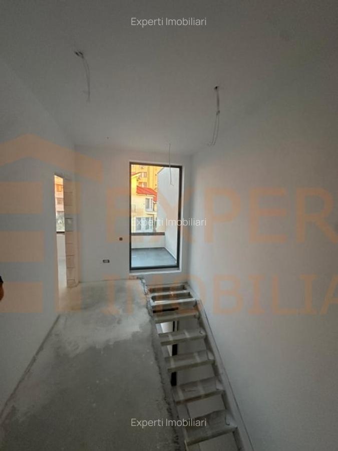 Vila deosebita de vanzare - zona Mamaia Nord pe malul lacului - 10