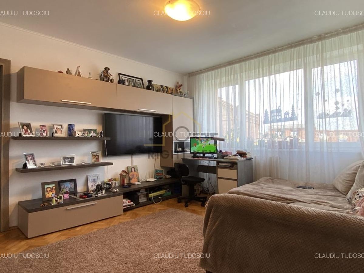 Apartament cu 3 camere semidecomandat, mobilat în Ștefan cel Mare - 1