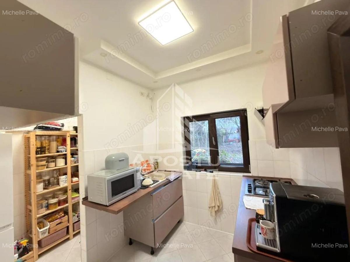 Casa individuala cu 8 camere, 750mp teren, in Mehala - 16