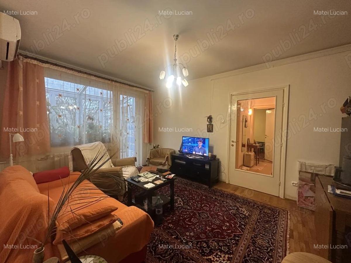 Agentia imobiliara VIGAFON vinde apartament 3 camere Democratiei - 4