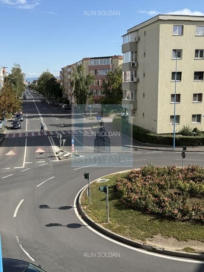 Apartament 2 camere decomandat - zona Tractorul/Cerna - 3