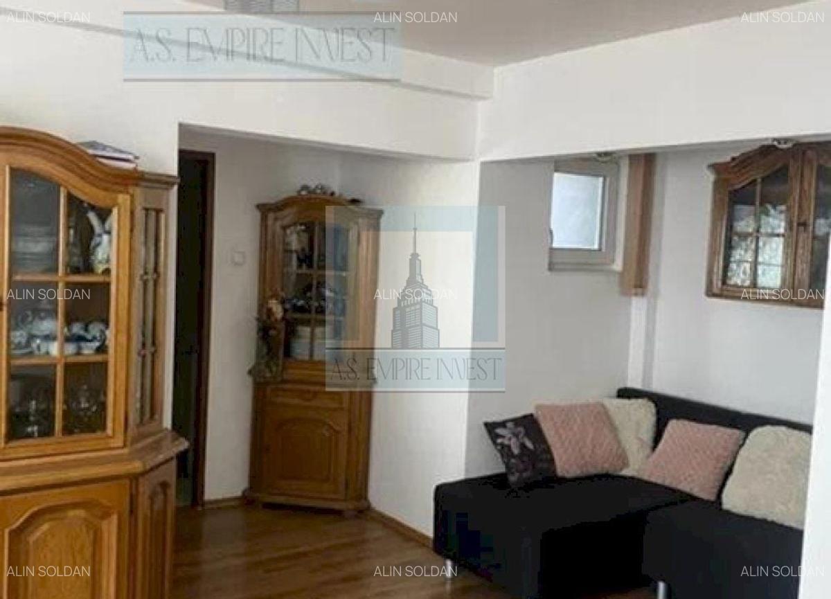 Apartament cu 3 camere decomandat în Răcădău - 1
