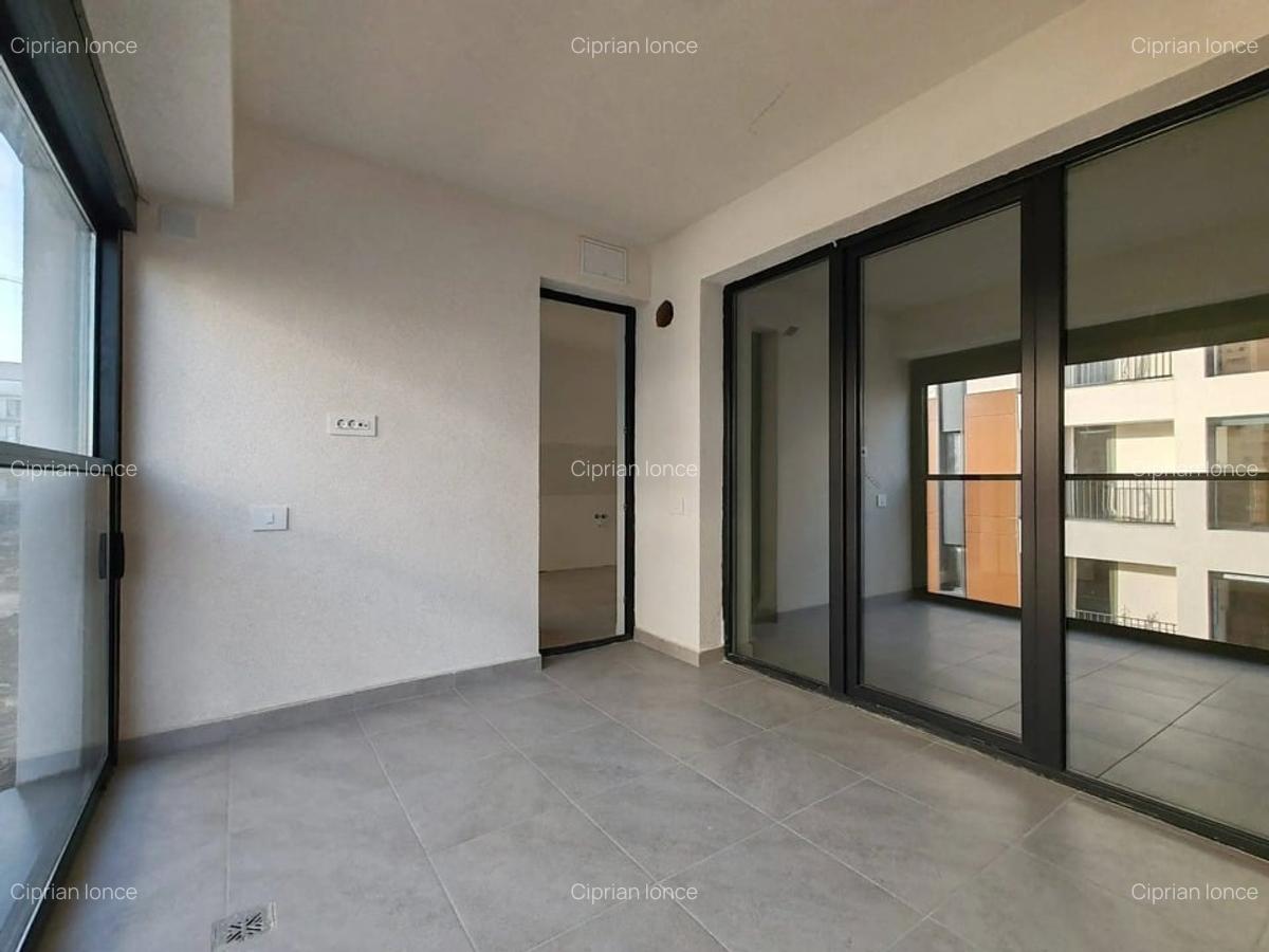 Apartament cu 3 camere decomandat în Titan - 4